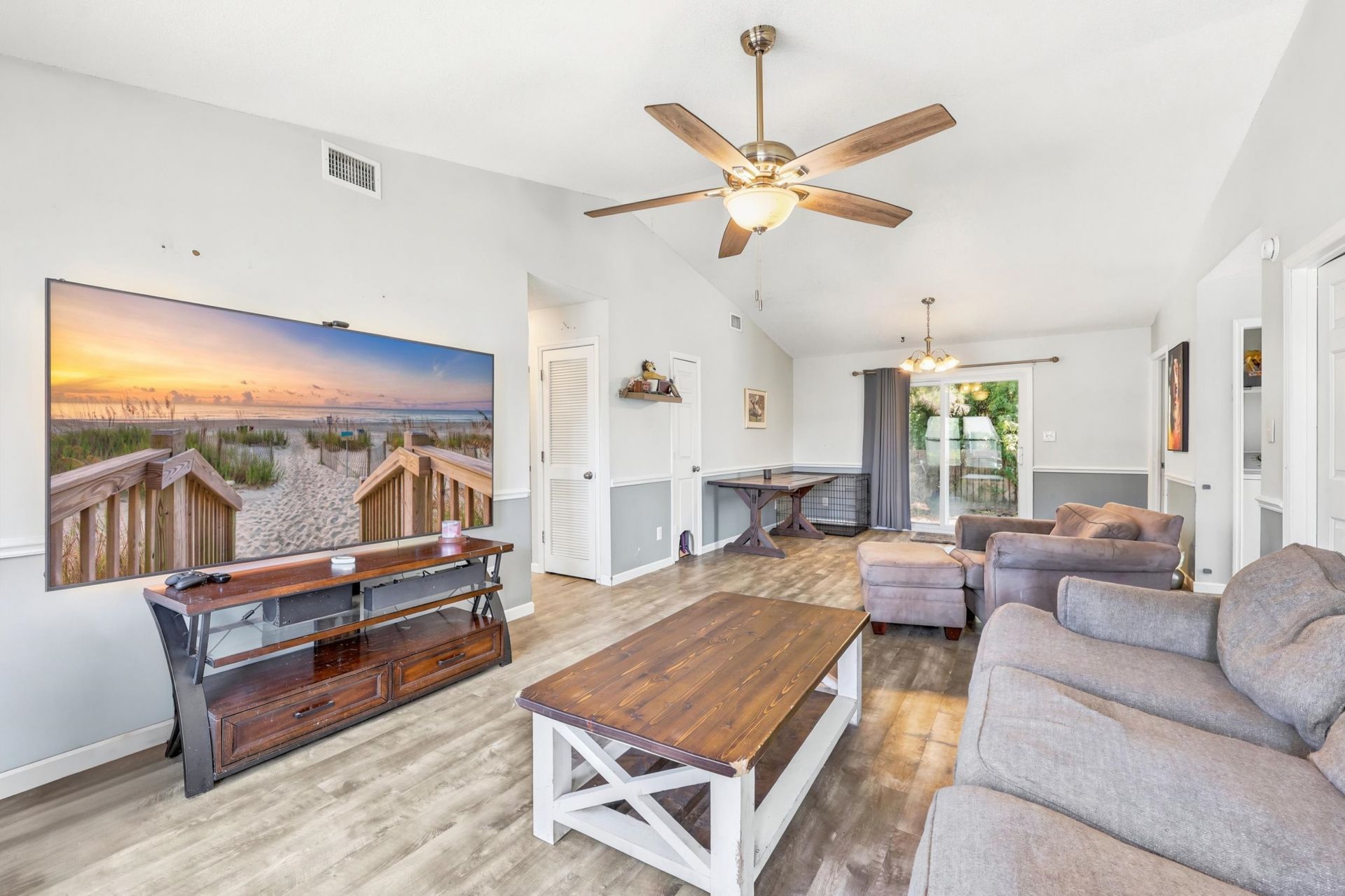 2642 Temperance Dr.  Photo 6