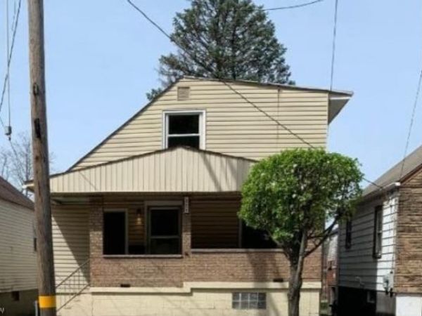 227 Main Street , Follansbee, WV 26037
