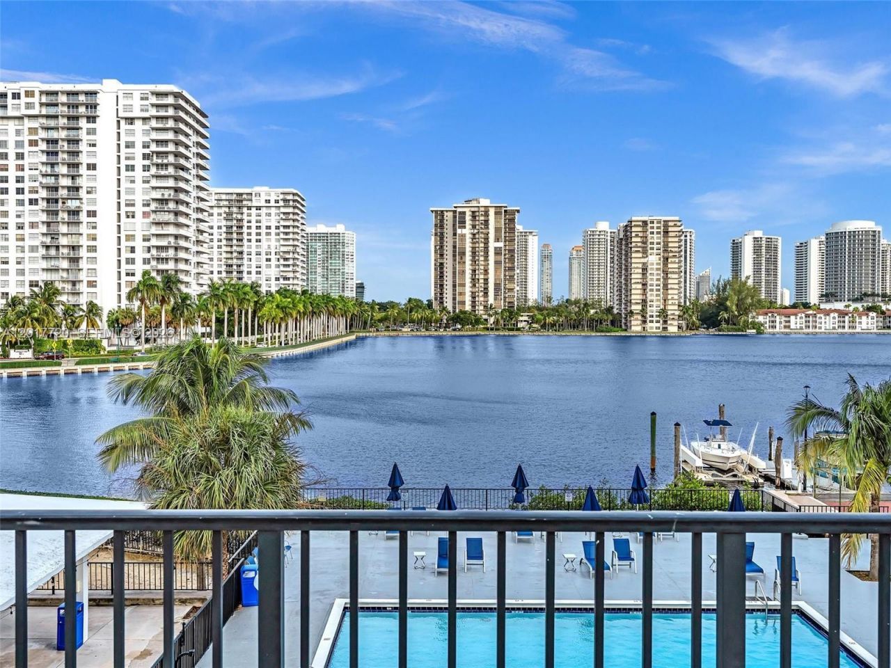 2780 NE 183rd St , Unit 302, Aventura, FL 33160 Photo