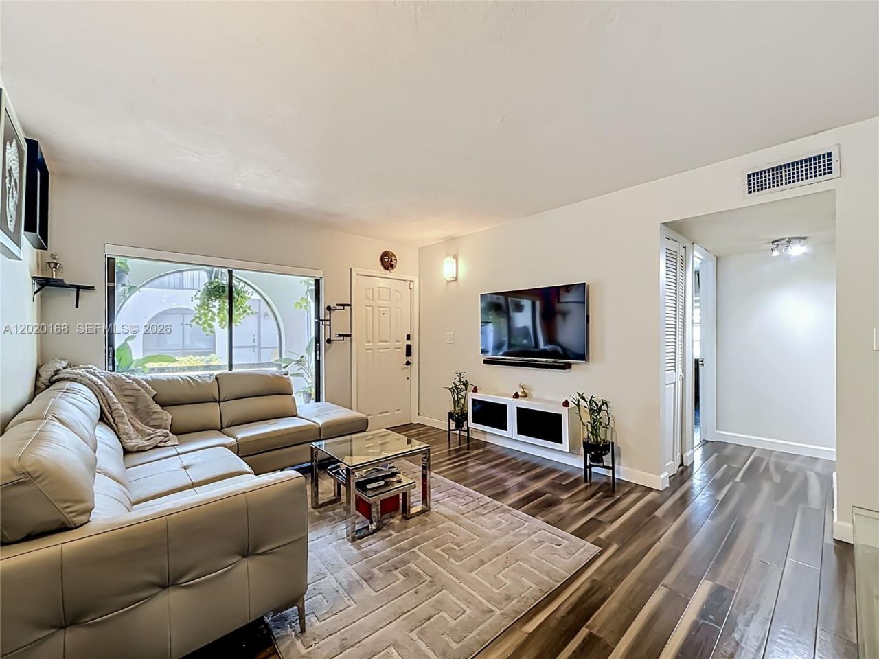 18296 Mediterranean Blvd, Unit 404, Hialeah, FL 33015 Photo