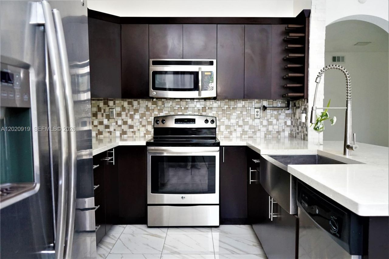 3365 W 91st Ter , Unit 3365, Hialeah, FL 33018 Photo