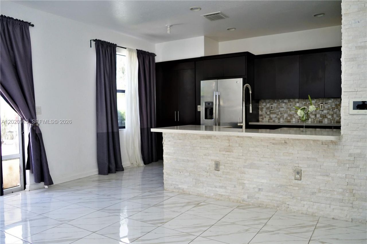 3365 W 91st Ter , Unit 3365, Hialeah, FL 33018 Photo