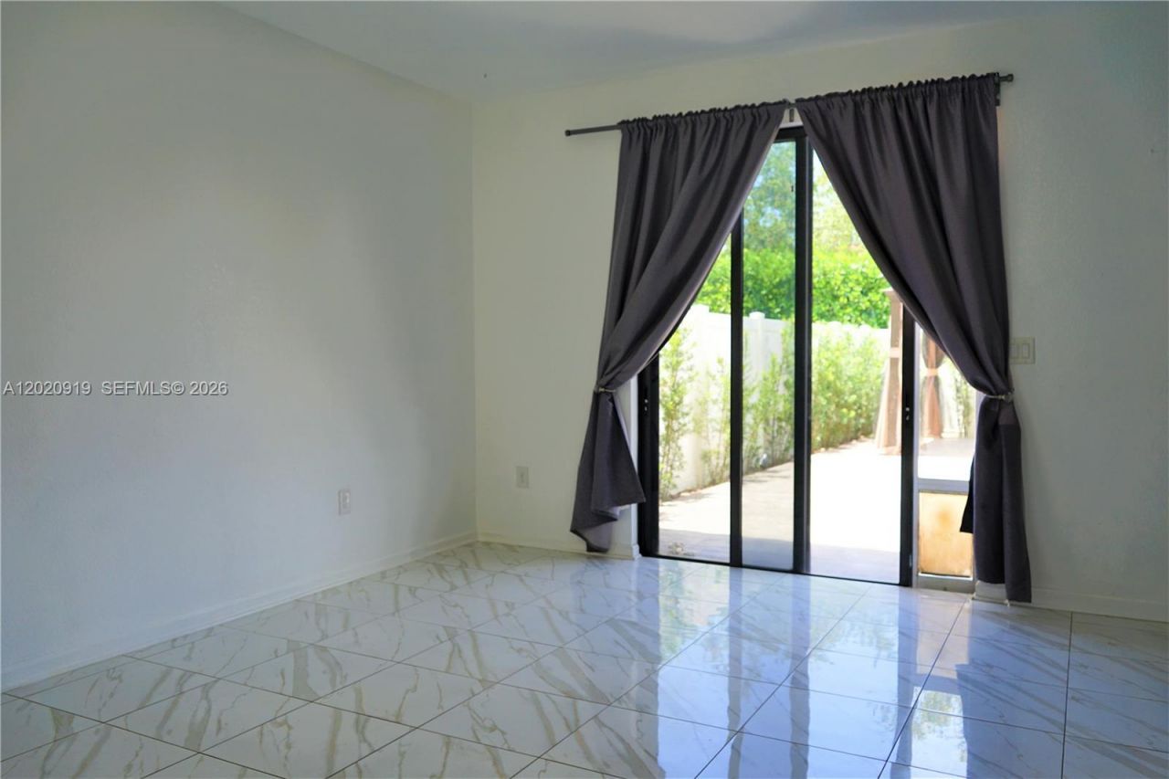 3365 W 91st Ter , Unit 3365, Hialeah, FL 33018 Photo