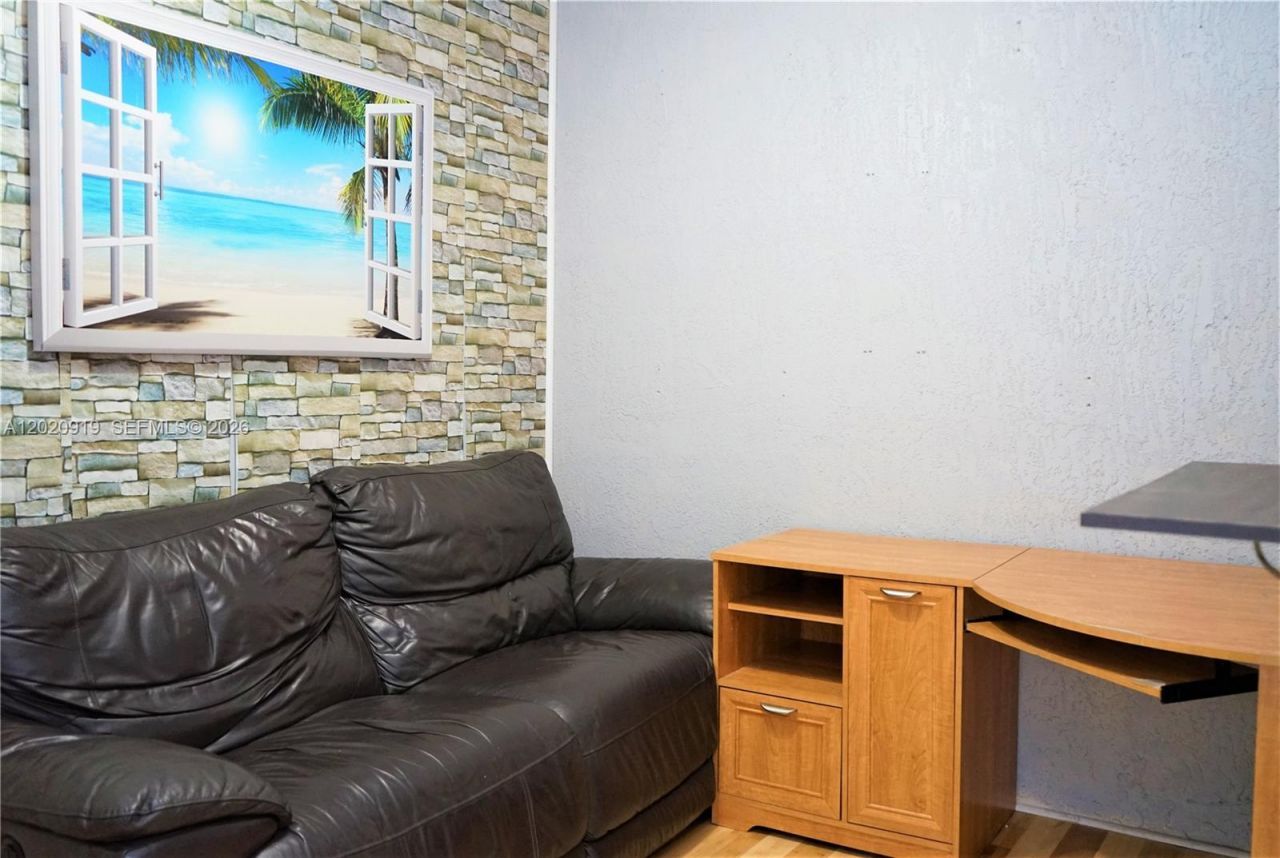 3365 W 91st Ter , Unit 3365, Hialeah, FL 33018 Photo