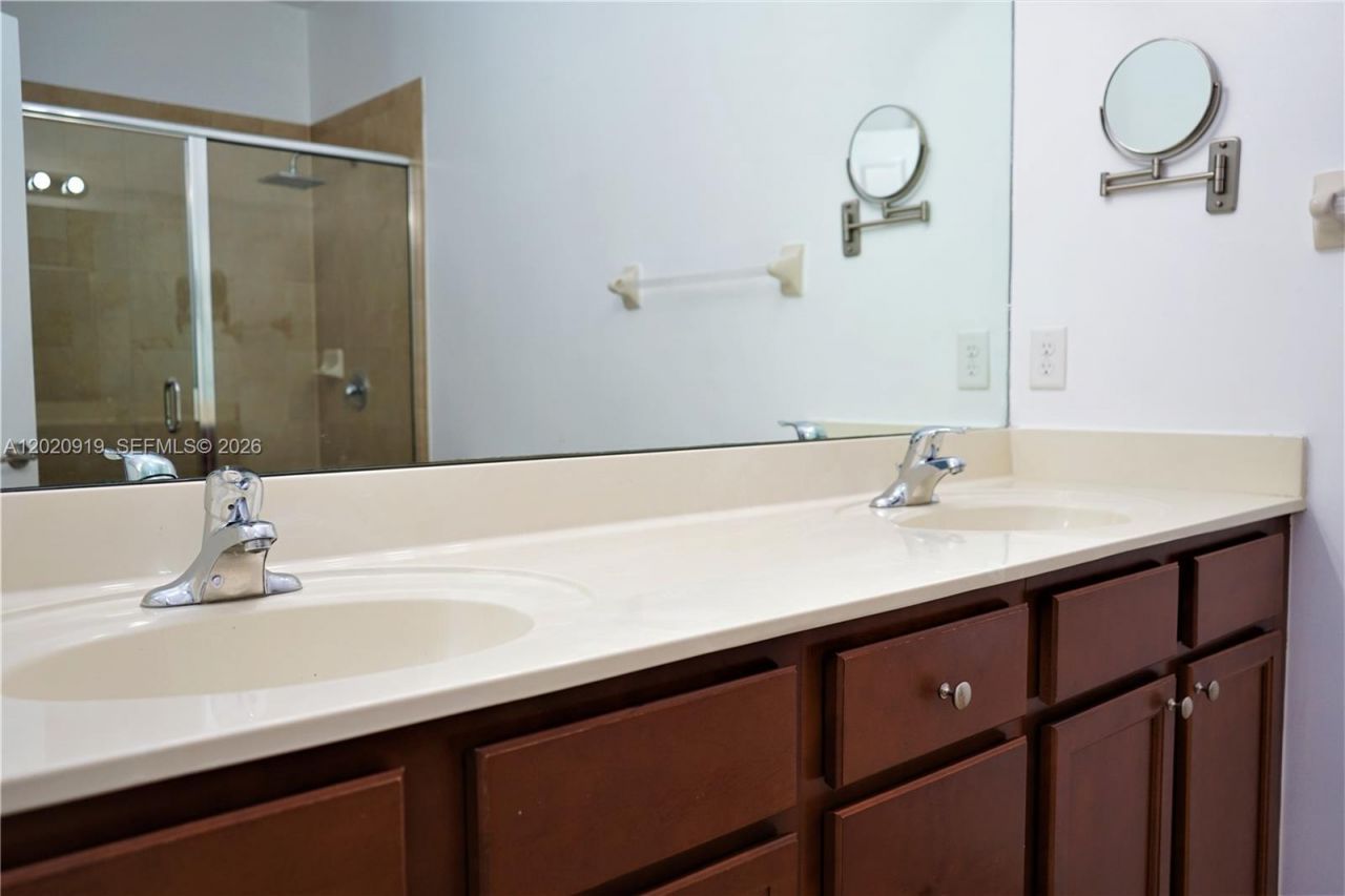 3365 W 91st Ter , Unit 3365, Hialeah, FL 33018 Photo