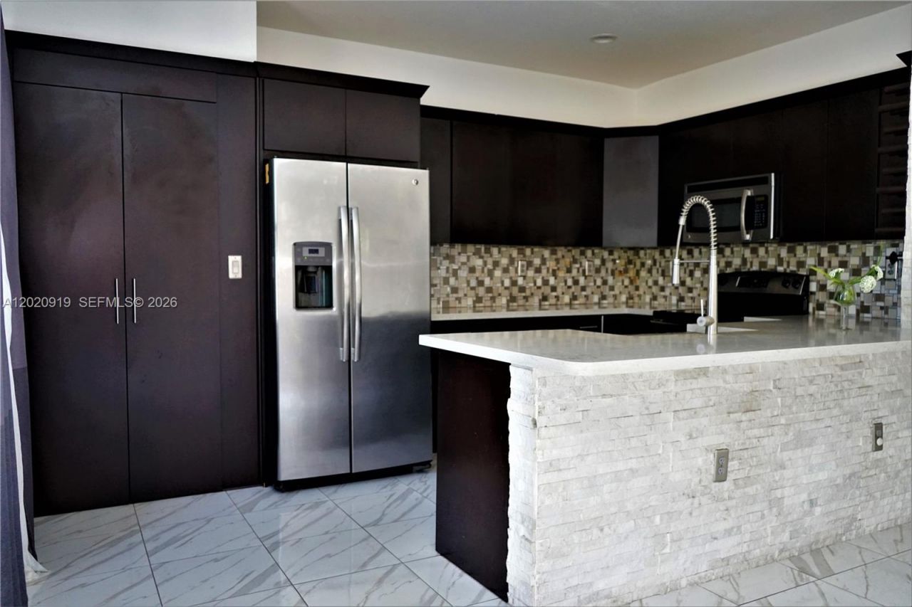 3365 W 91st Ter , Unit 3365, Hialeah, FL 33018 Photo