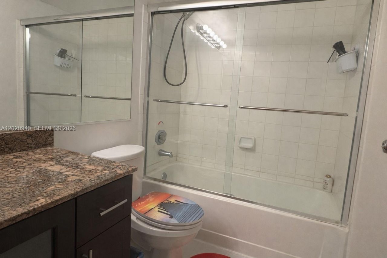 7601 E Treasure Dr, Unit 910, North Bay Village, FL 33141 Photo
