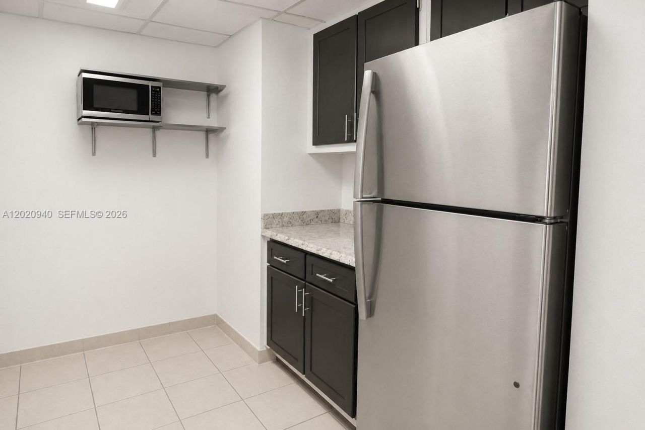 7601 E Treasure Dr, Unit 910, North Bay Village, FL 33141 Photo