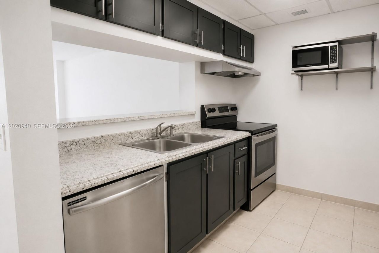 7601 E Treasure Dr, Unit 910, North Bay Village, FL 33141 Photo