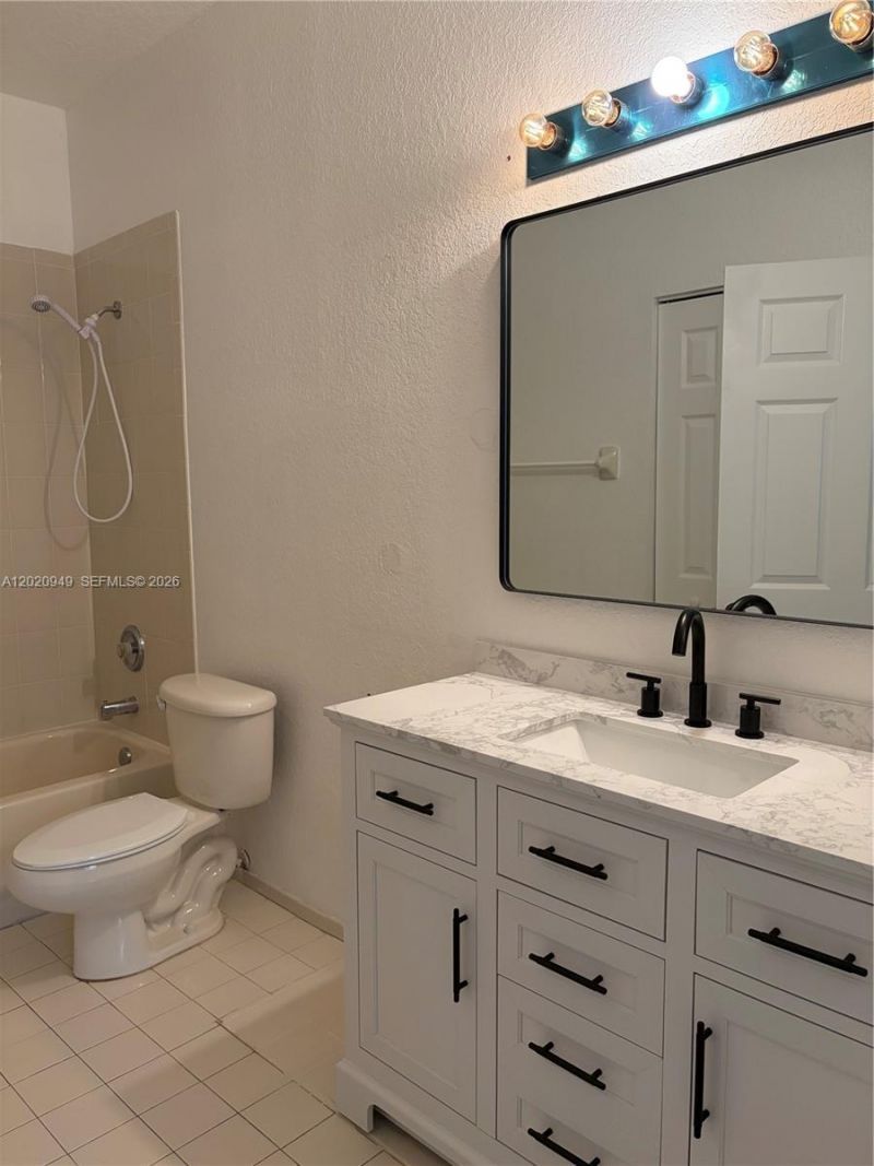 8835 S Isles Cir , Unit 8835, Tamarac, FL 33321 Photo