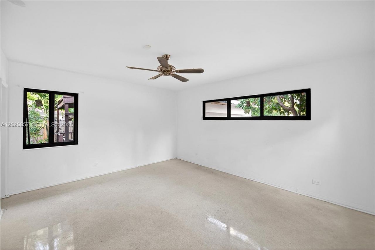 1100 N Shore Dr, Unit 1, Miami Beach, FL 33141 Photo