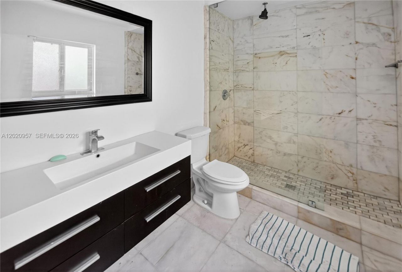 1100 N Shore Dr, Unit 1, Miami Beach, FL 33141 Photo