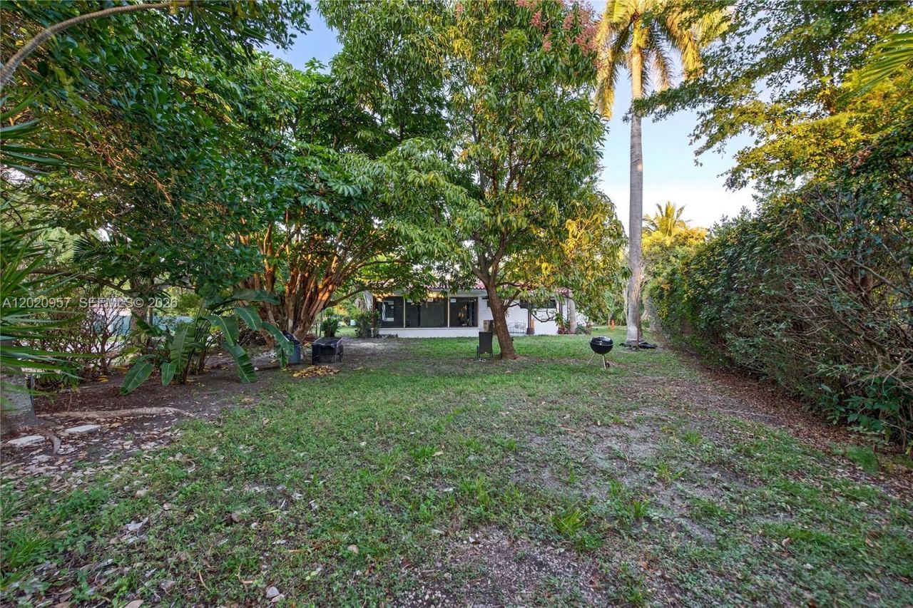 1100 N Shore Dr, Unit 1, Miami Beach, FL 33141 Photo
