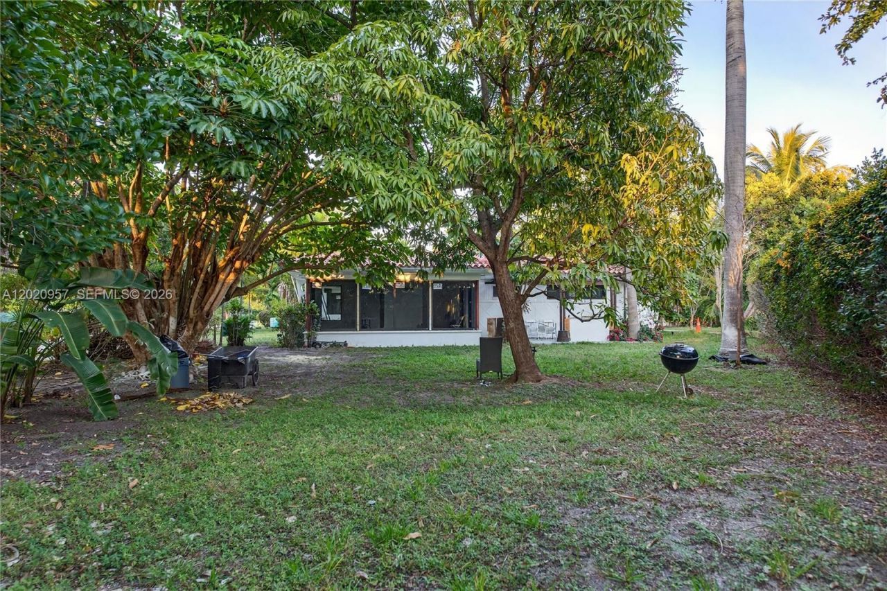 1100 N Shore Dr, Unit 1, Miami Beach, FL 33141 Photo