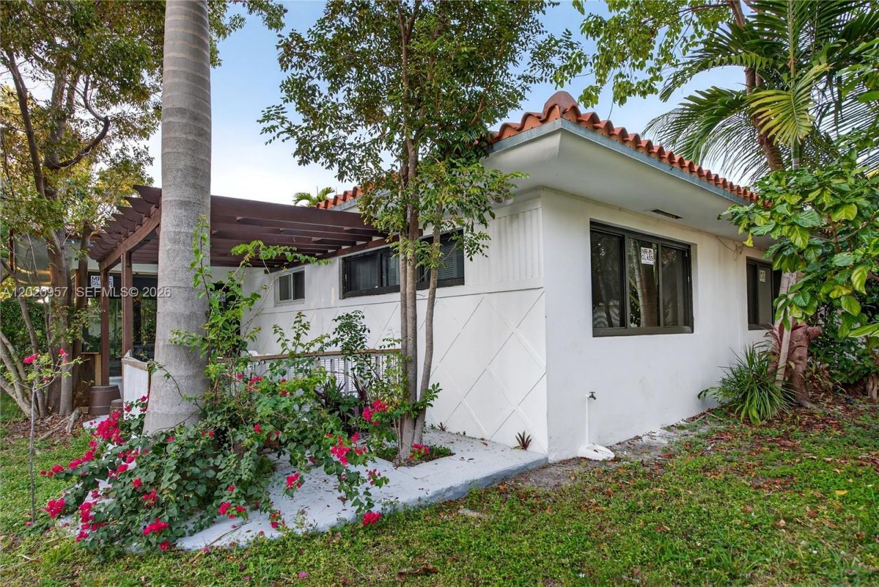 1100 N Shore Dr, Unit 1, Miami Beach, FL 33141 Photo