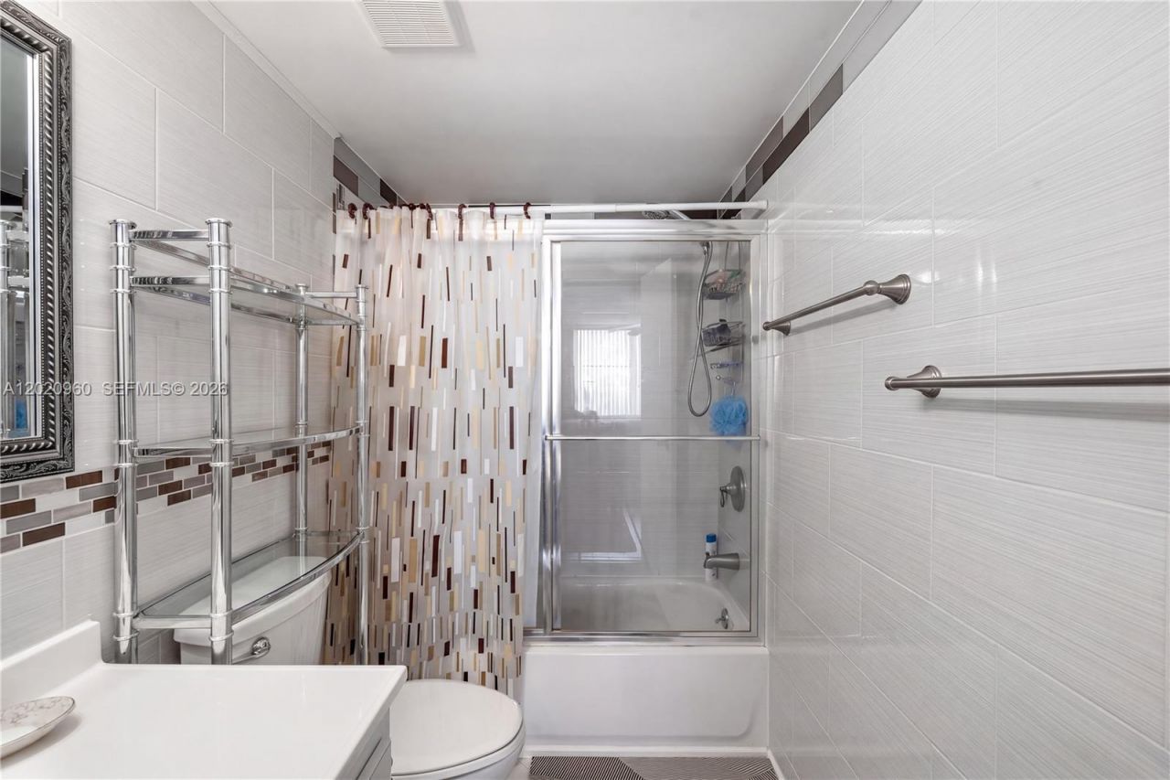 1849 S Ocean Dr, Unit 305, Hallandale Beach, FL 33009 Photo