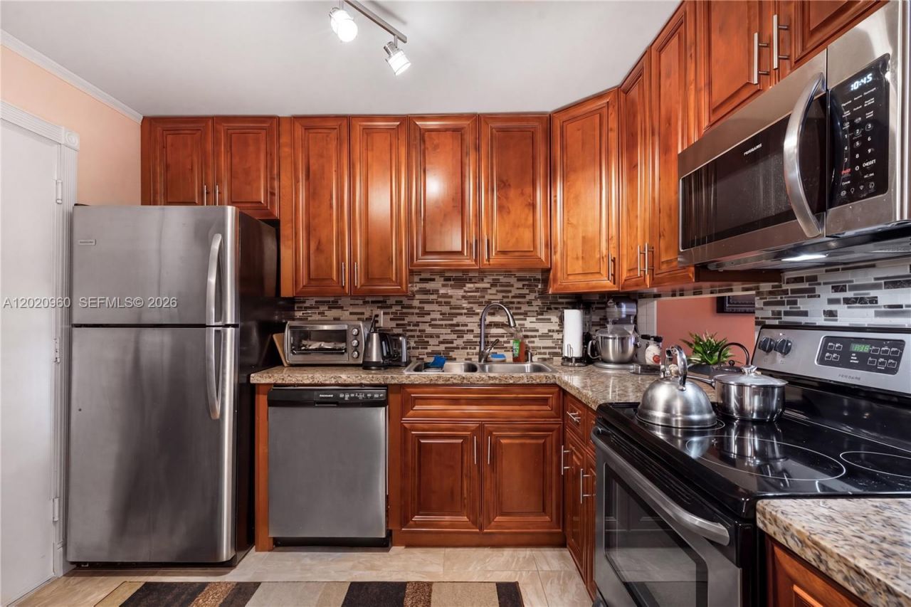 1849 S Ocean Dr, Unit 305, Hallandale Beach, FL 33009 Photo
