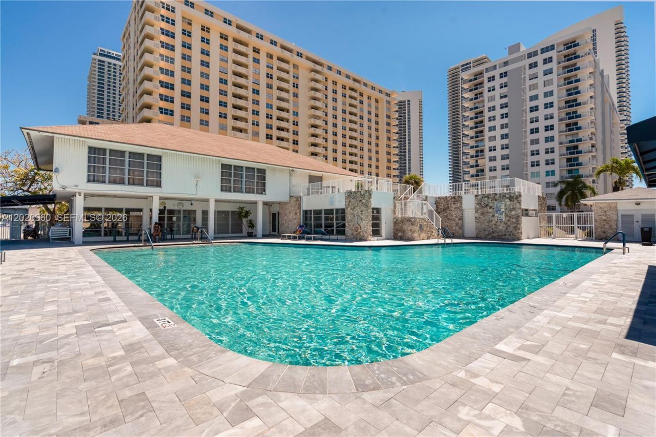 1849 S Ocean Dr, Unit 305, Hallandale Beach, FL 33009 Photo