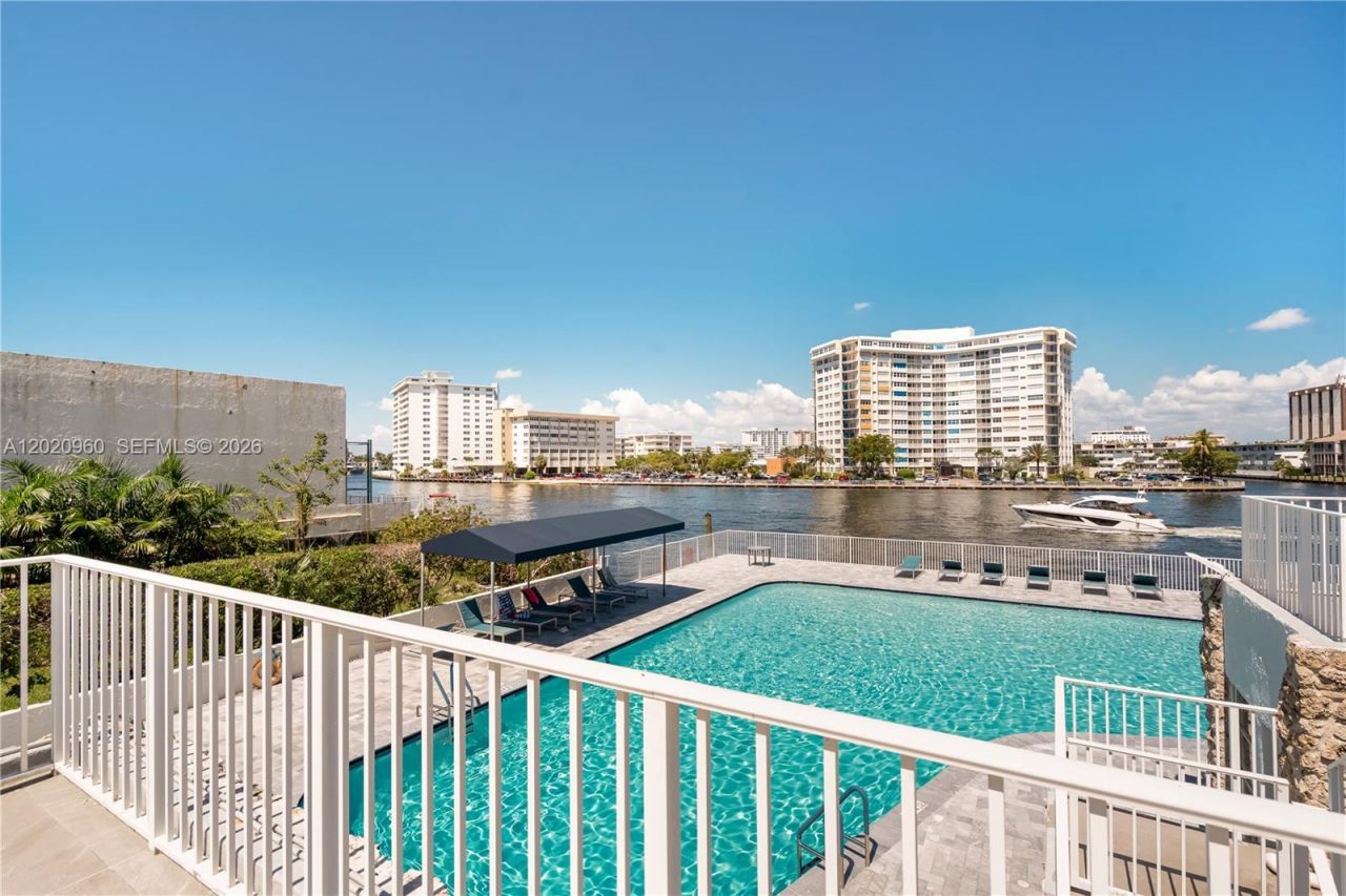 1849 S Ocean Dr, Unit 305, Hallandale Beach, FL 33009 Photo