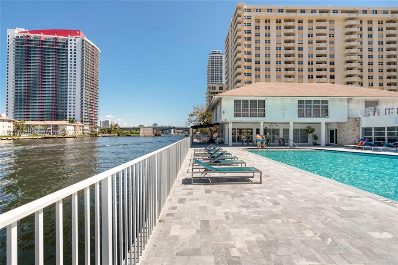 1849 S Ocean Dr, Unit 305, Hallandale Beach, FL 33009 Photo