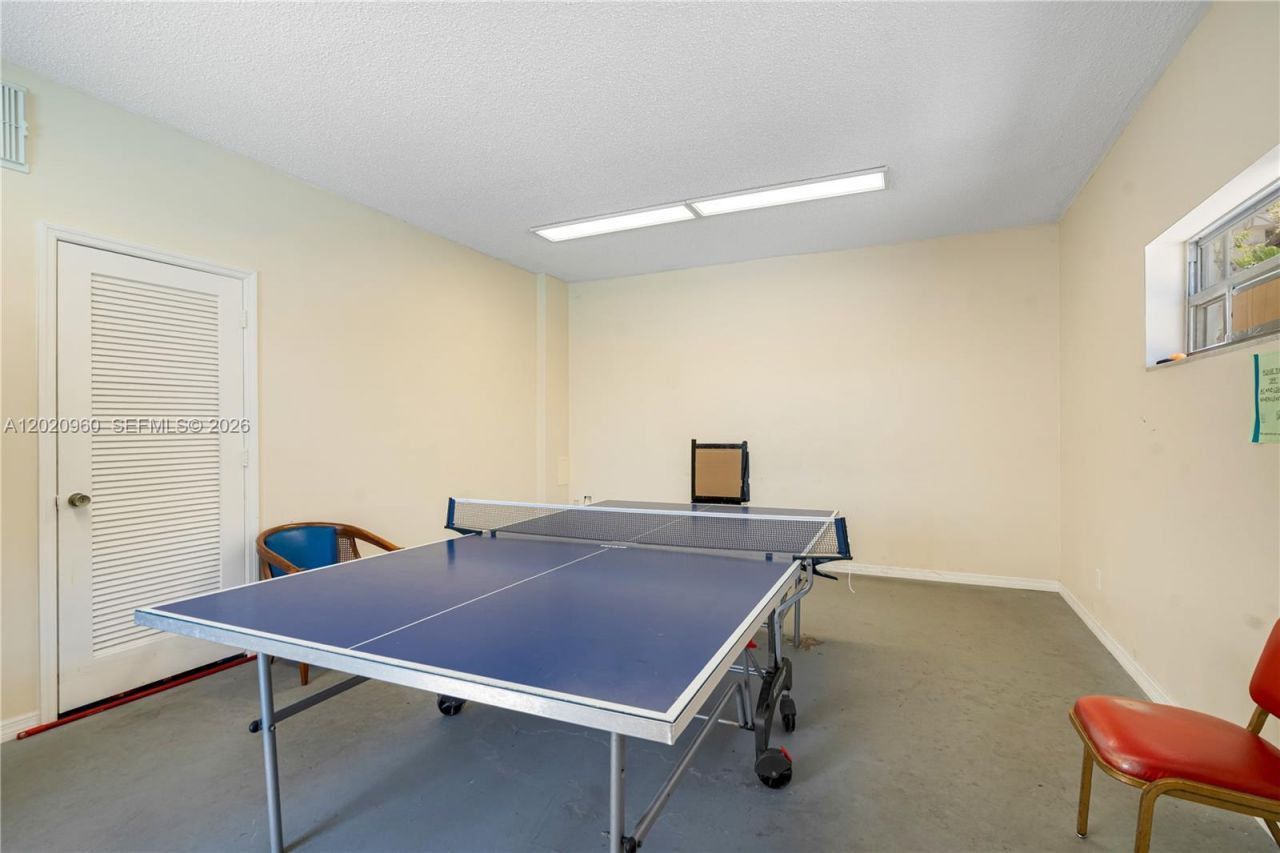 1849 S Ocean Dr, Unit 305, Hallandale Beach, FL 33009 Photo
