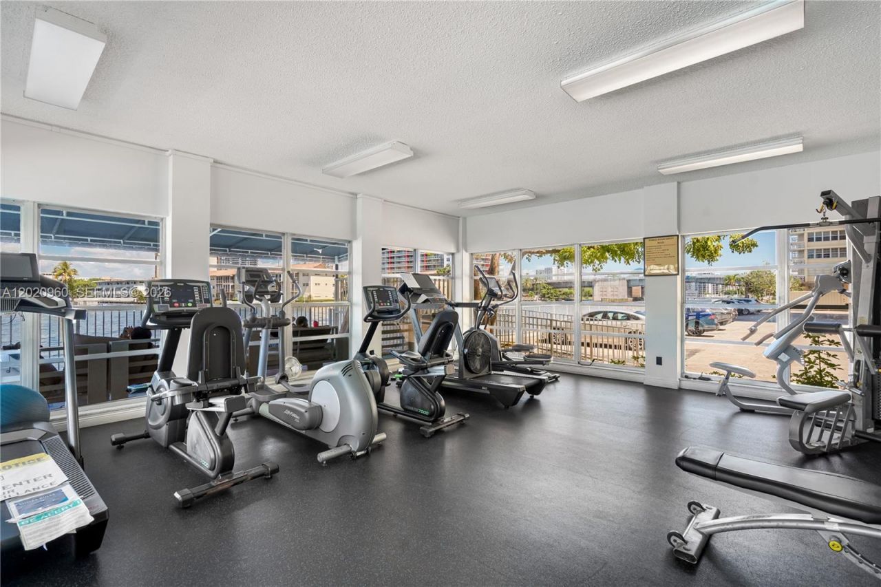 1849 S Ocean Dr, Unit 305, Hallandale Beach, FL 33009 Photo