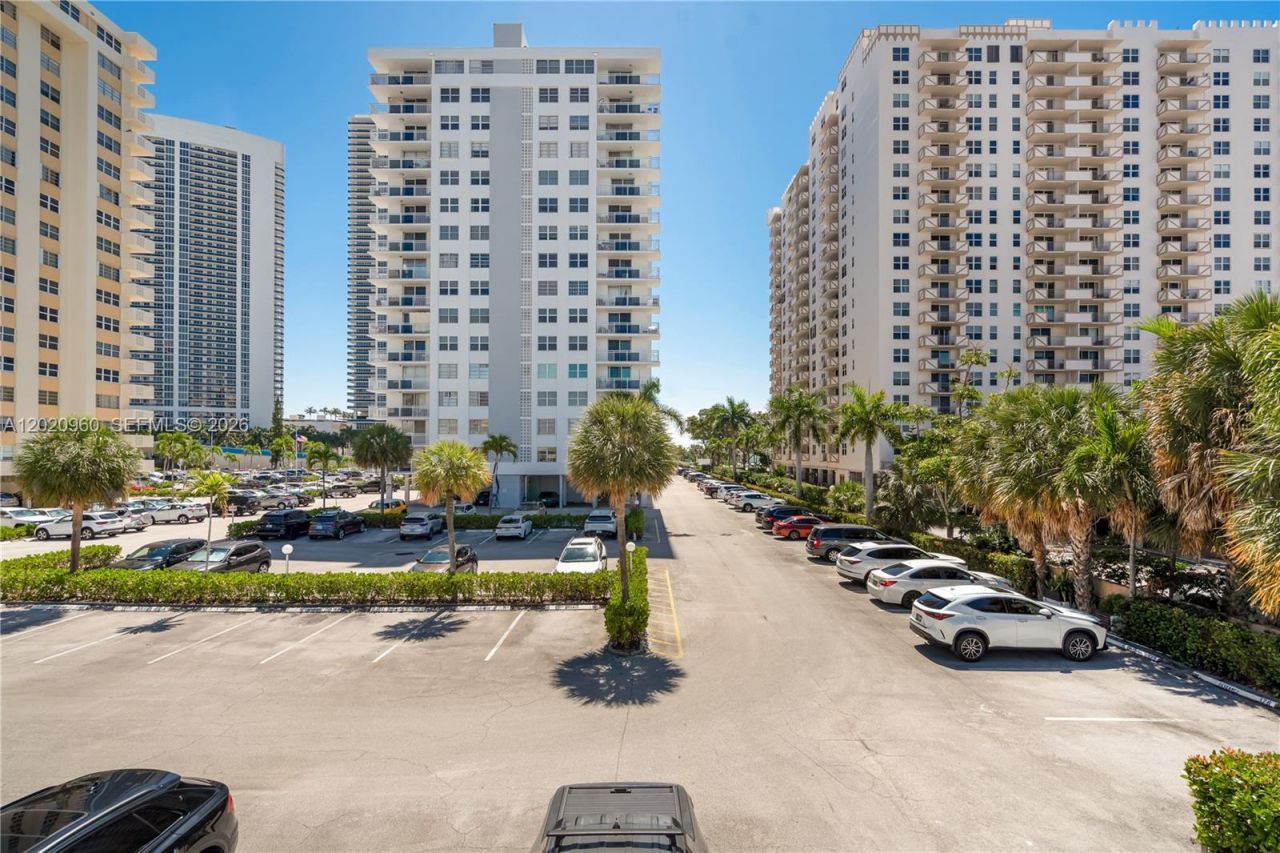 1849 S Ocean Dr, Unit 305, Hallandale Beach, FL 33009 Photo