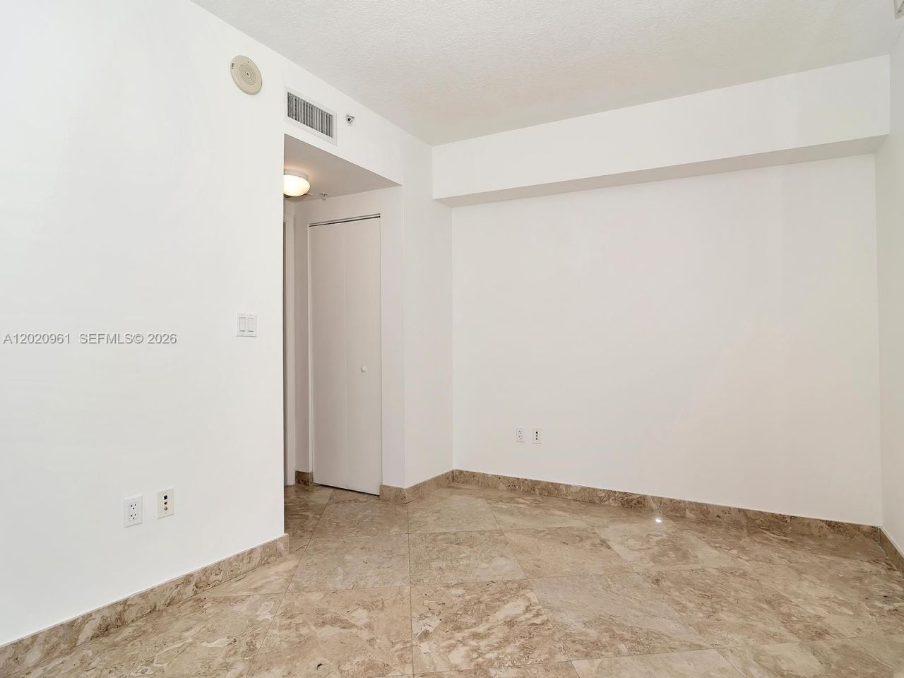 1750 N Bayshore Dr , Unit 1515, Miami, FL 33132 Photo