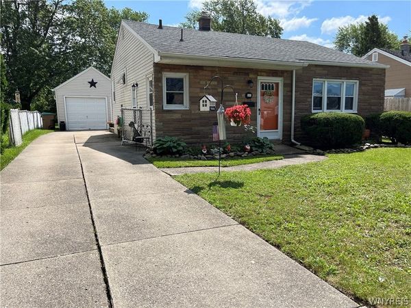 221 Commodore Terrace , Buffalo, NY 14225