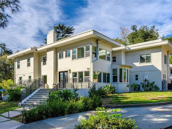 2065 E Altadena, Altadena, CA 91001