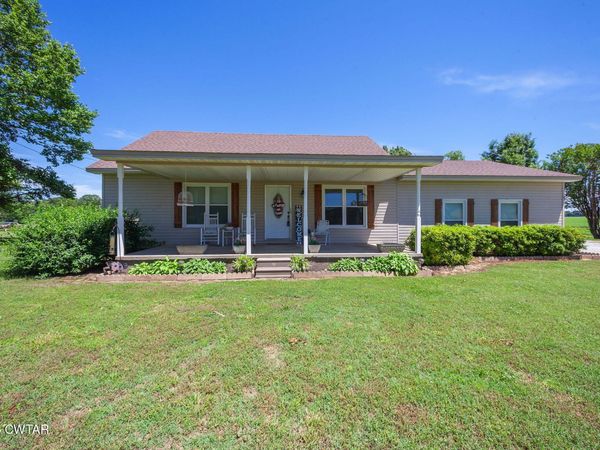 1584 Hawkins Lane , Bells, TN 38006
