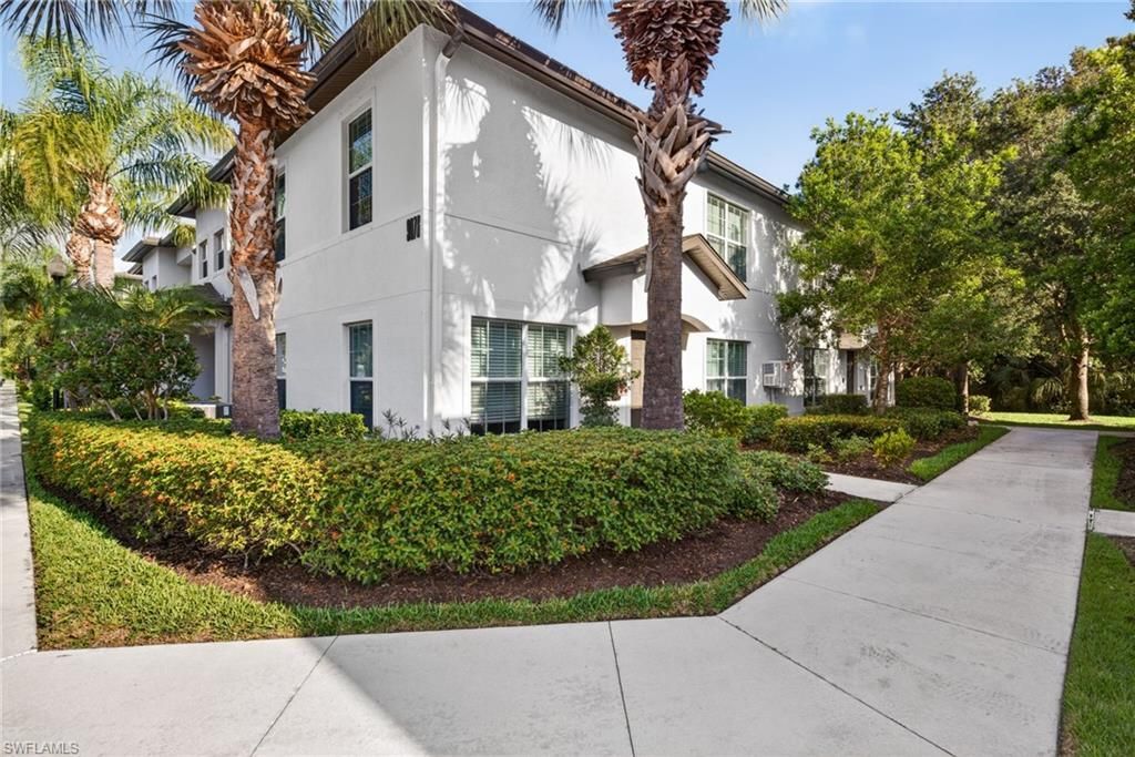 9076 Gervais Cir, Unit 410, Naples, FL 34120 Main Photo