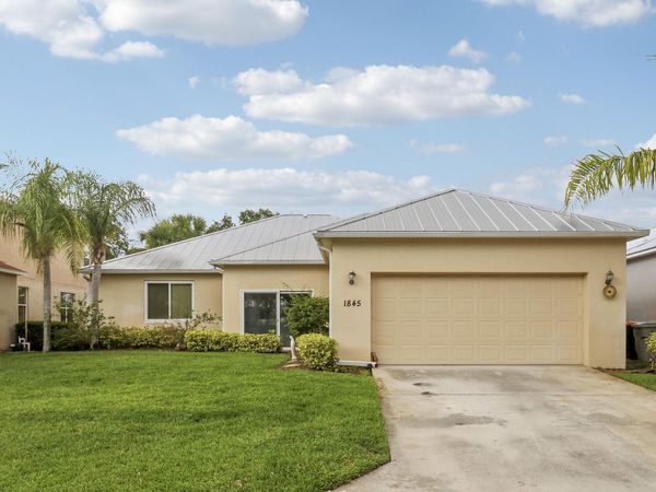 1845 Pointe West Way, Vero Beach, FL 32966
