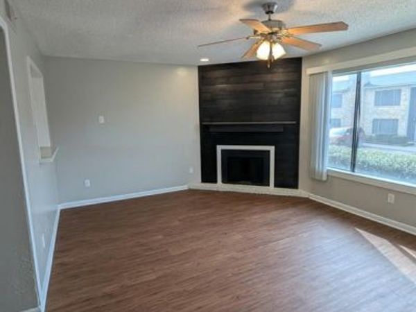 514 E Belt Line Road, Unit B13, DeSoto, TX 75115