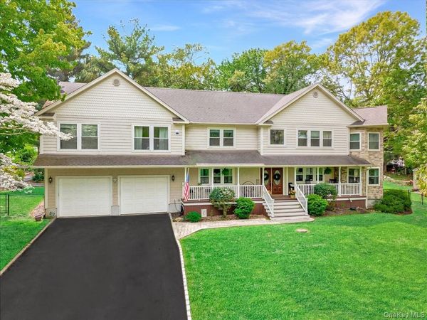2 Seaview Ledge, Shoreham, NY 11786