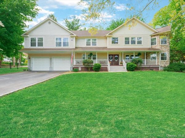 2 Seaview Ledge , Shoreham, NY 11786