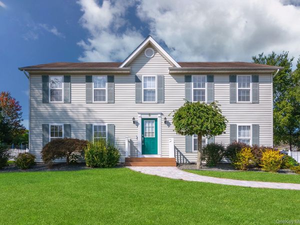 8 Bernadette Way, Washingtonville, NY 10992