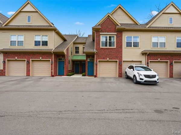 606 Pointe Drive, Walled Lake, MI 48390