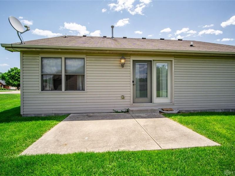 601 Meadowview Court, Franklin, OH 45005 Photo 6