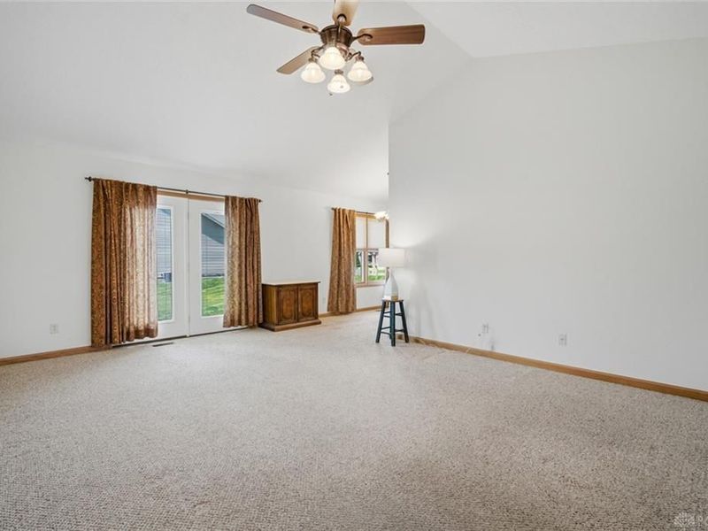601 Meadowview Court, Franklin, OH 45005 Photo 7