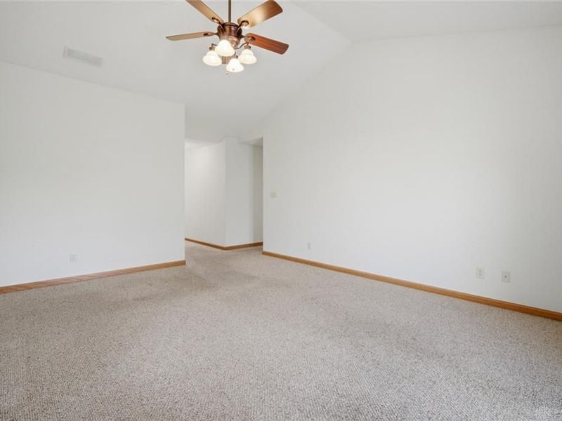 601 Meadowview Court, Franklin, OH 45005 Photo 8