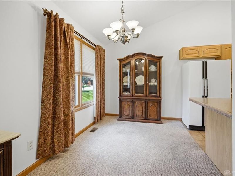 601 Meadowview Court, Franklin, OH 45005 Photo 9