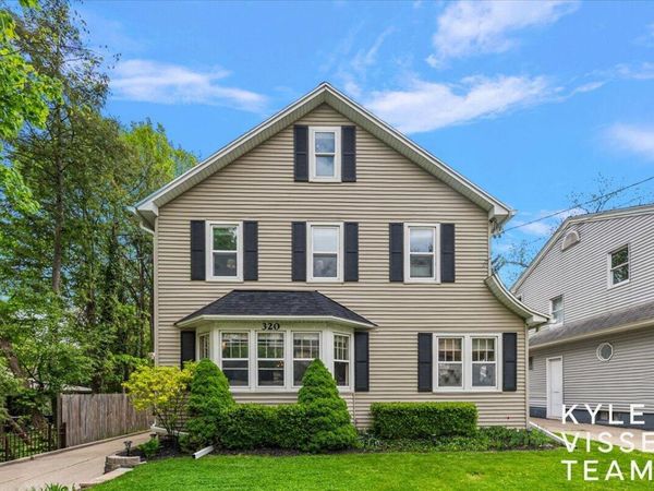 320 Gladstone Drive SE, East Grand Rapids, MI 49506