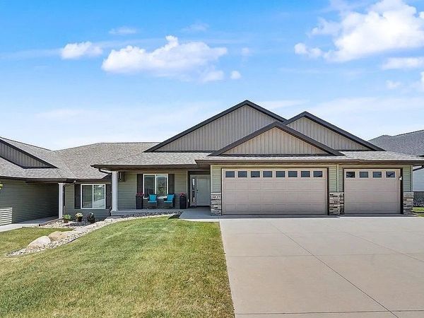 3027 Teton St Sw Street SW, Cedar Rapids, IA 52404
