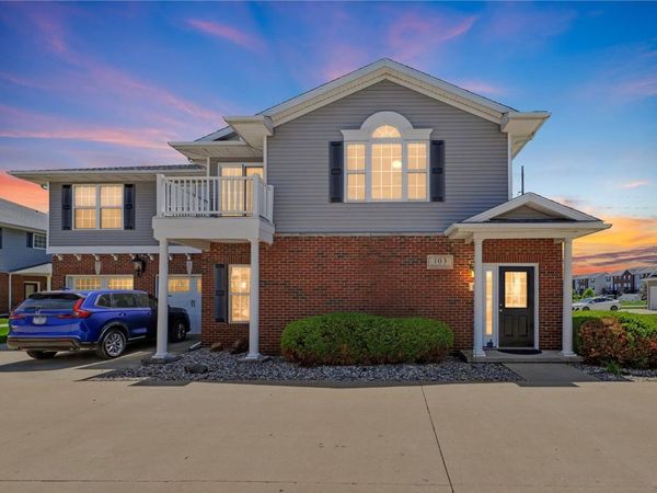103 YORKMINSTER Lane , Unit 8, Savoy, IL 61874