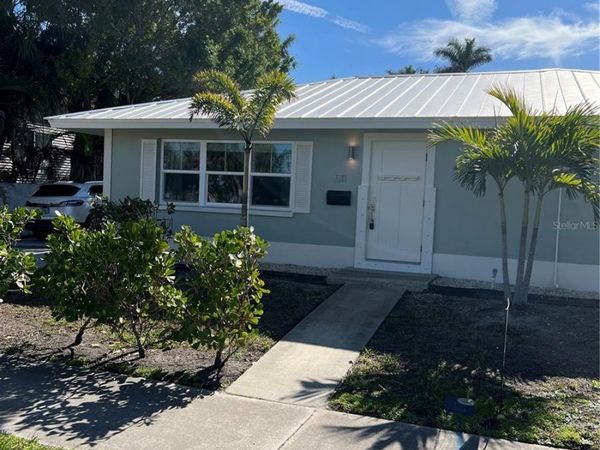 511 W RETTA ESPLANADE , PUNTA GORDA, FL 33950