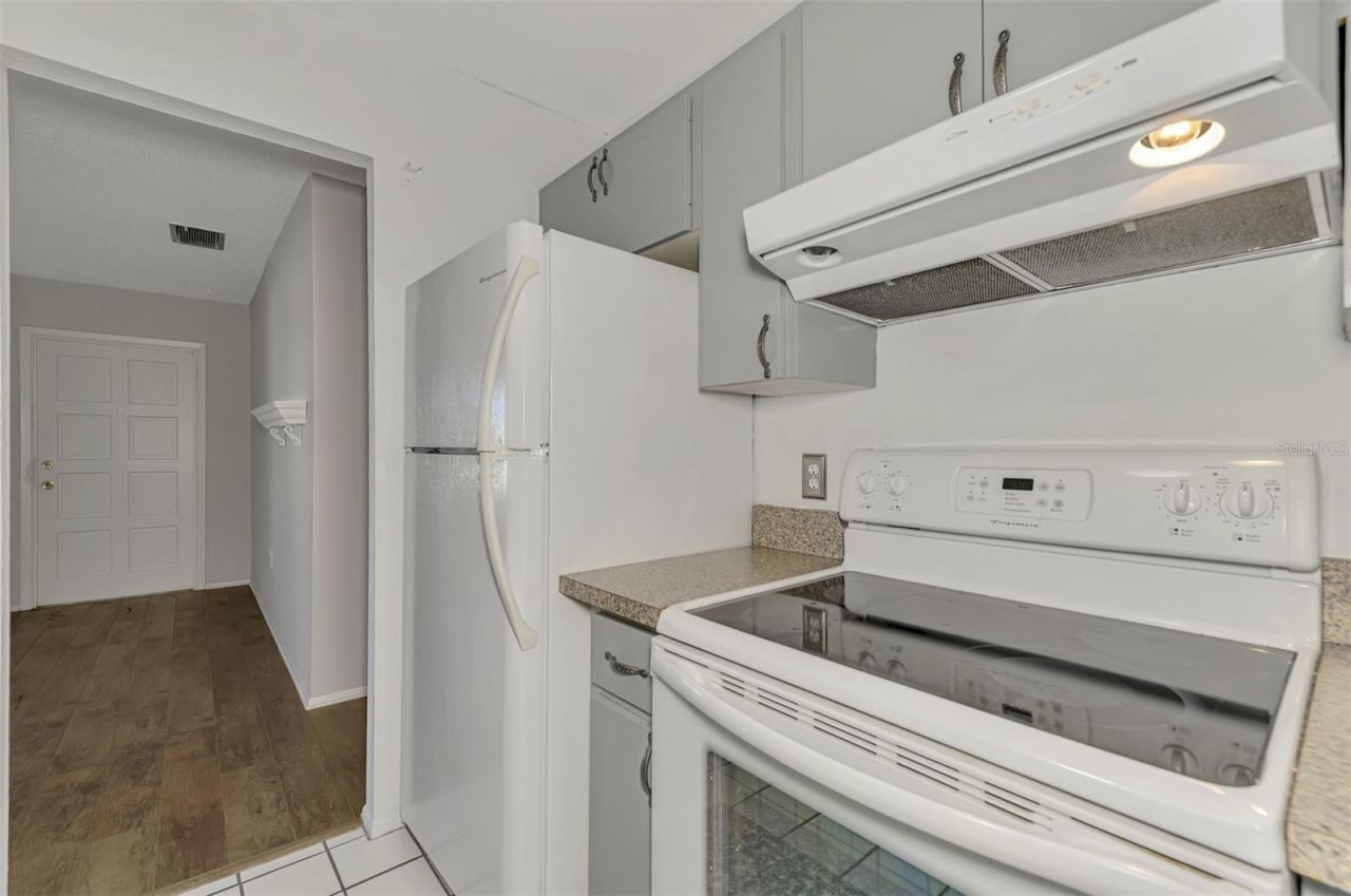 3360 Ramblewood Drive S, Sarasota, FL 34237 Photo