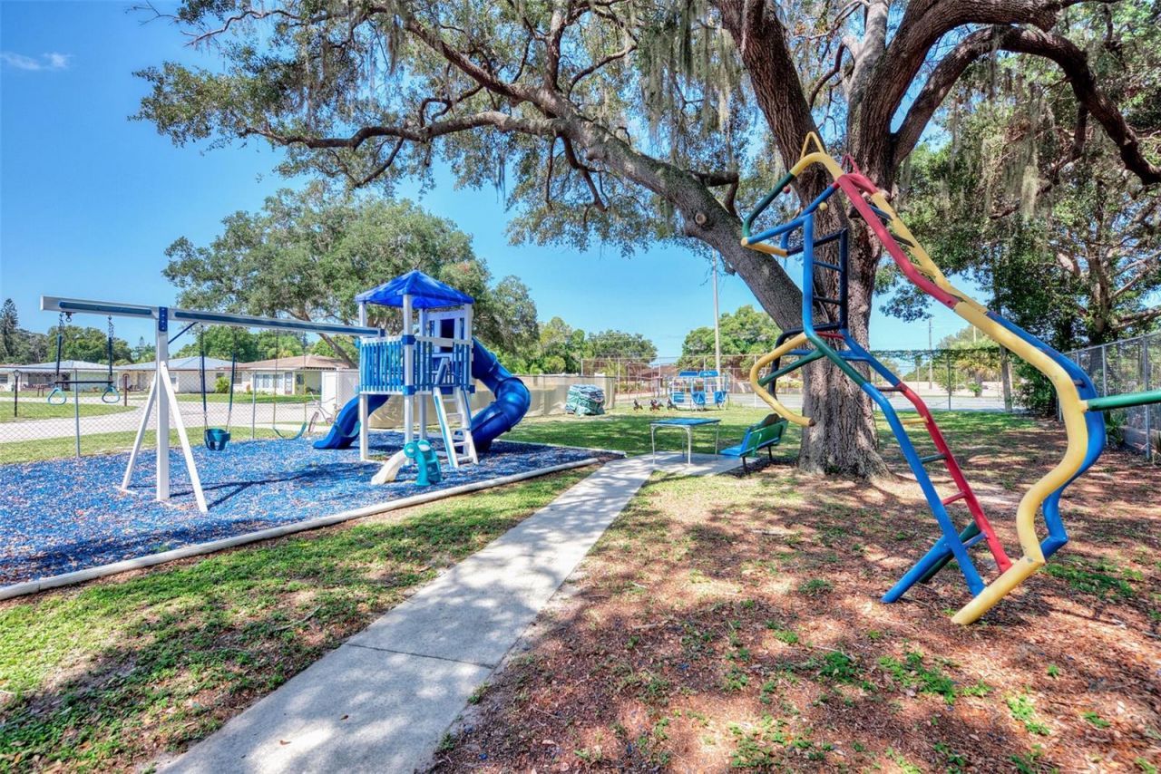 3360 Ramblewood Drive S, Sarasota, FL 34237 Photo