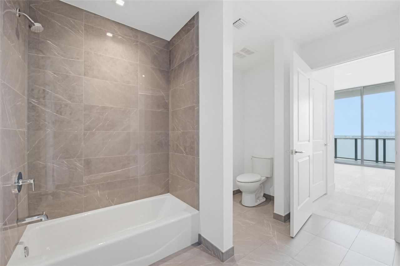 3015 S Ysabella Avenue, Unit 2102, Tampa, FL 33629 Photo