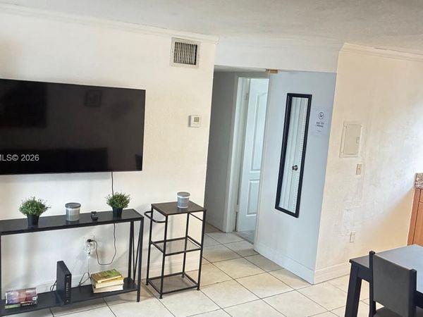 427 SW 6th St , Unit 5, Miami, FL 33130